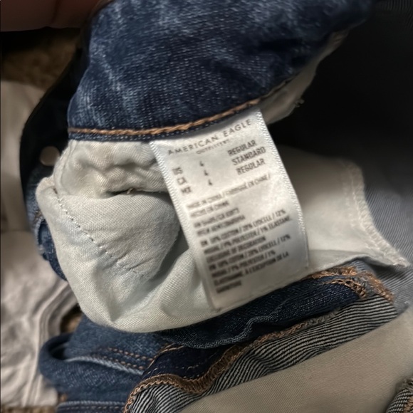 American Eagle Outfitters Women's Mom Straight Jeans - Picture 3 of 4